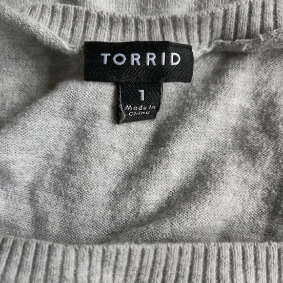 💎 Torrid - Pleated Hem Layered Sweater - Picture 4 of 8